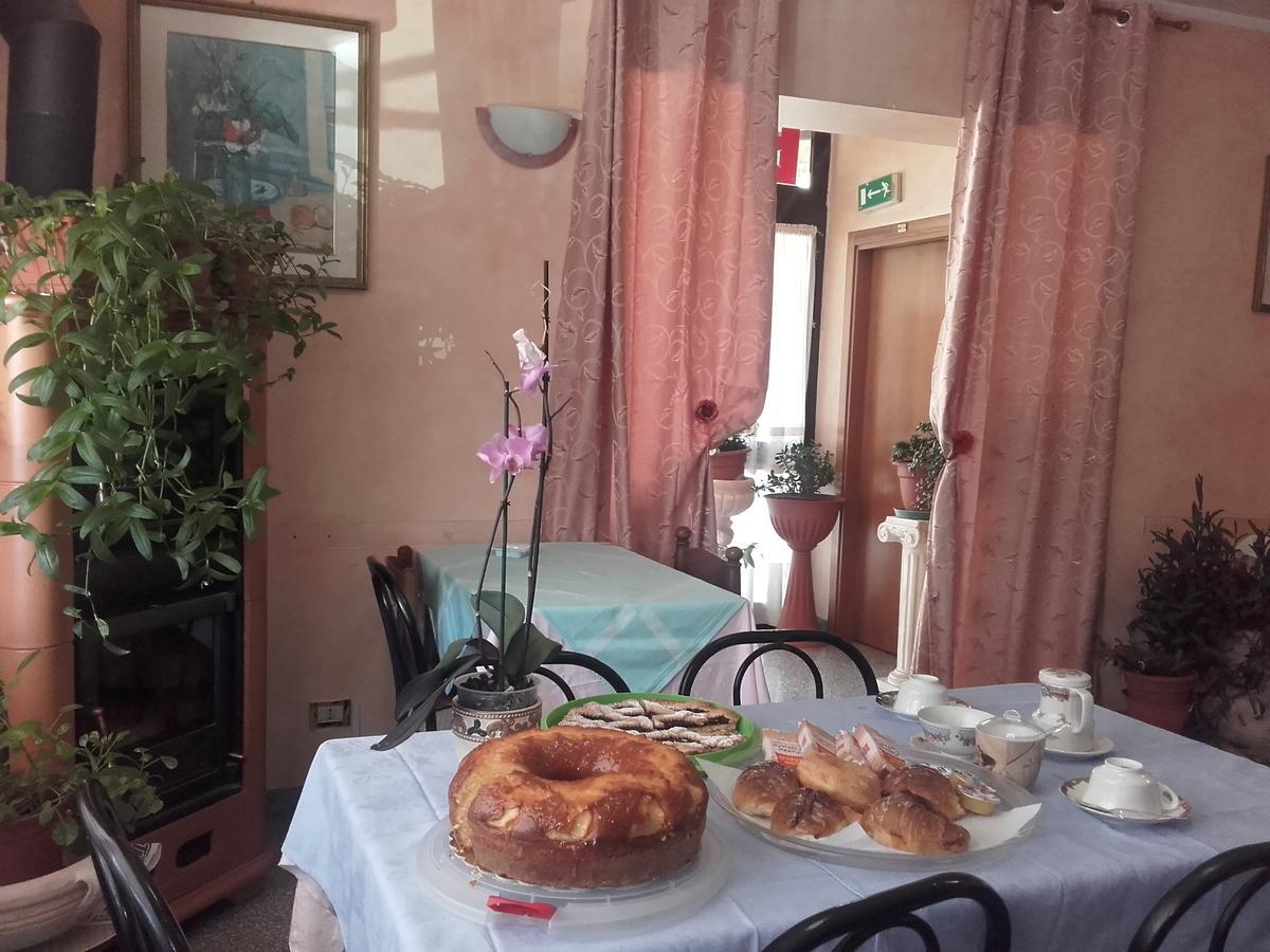 La Lucciola Albergo Ristorante Tagliacozzo Exteriér fotografie